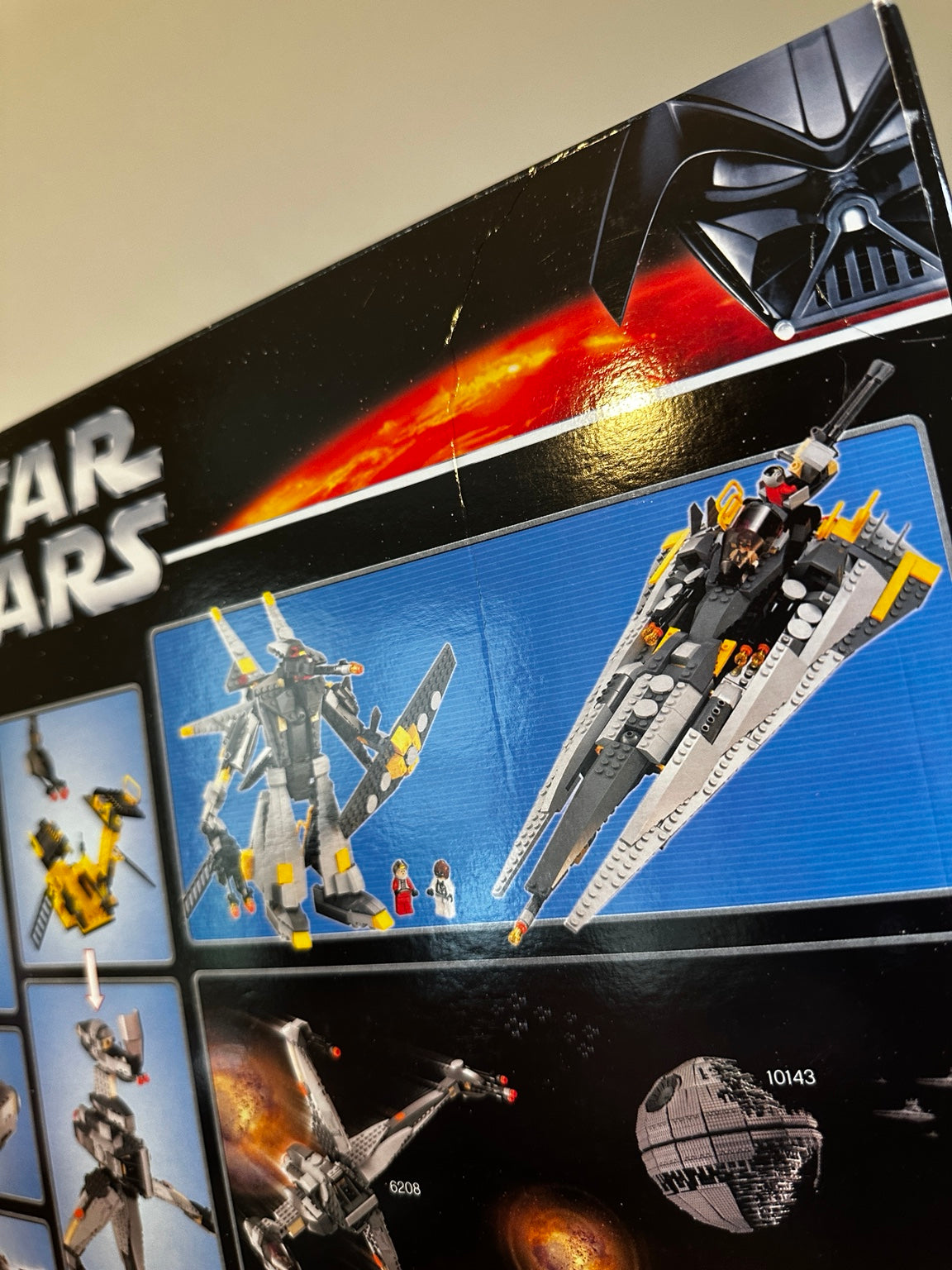 LEGO Star Wars 6208 B-wing Fighter rear box crease detail