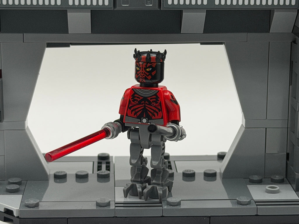Darth Maul sw0493 front with mechanical legs and double-bladed lightsaber