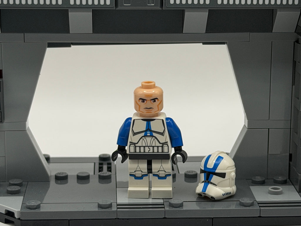 501st Legion Clone Trooper sw0445 with helmet removed