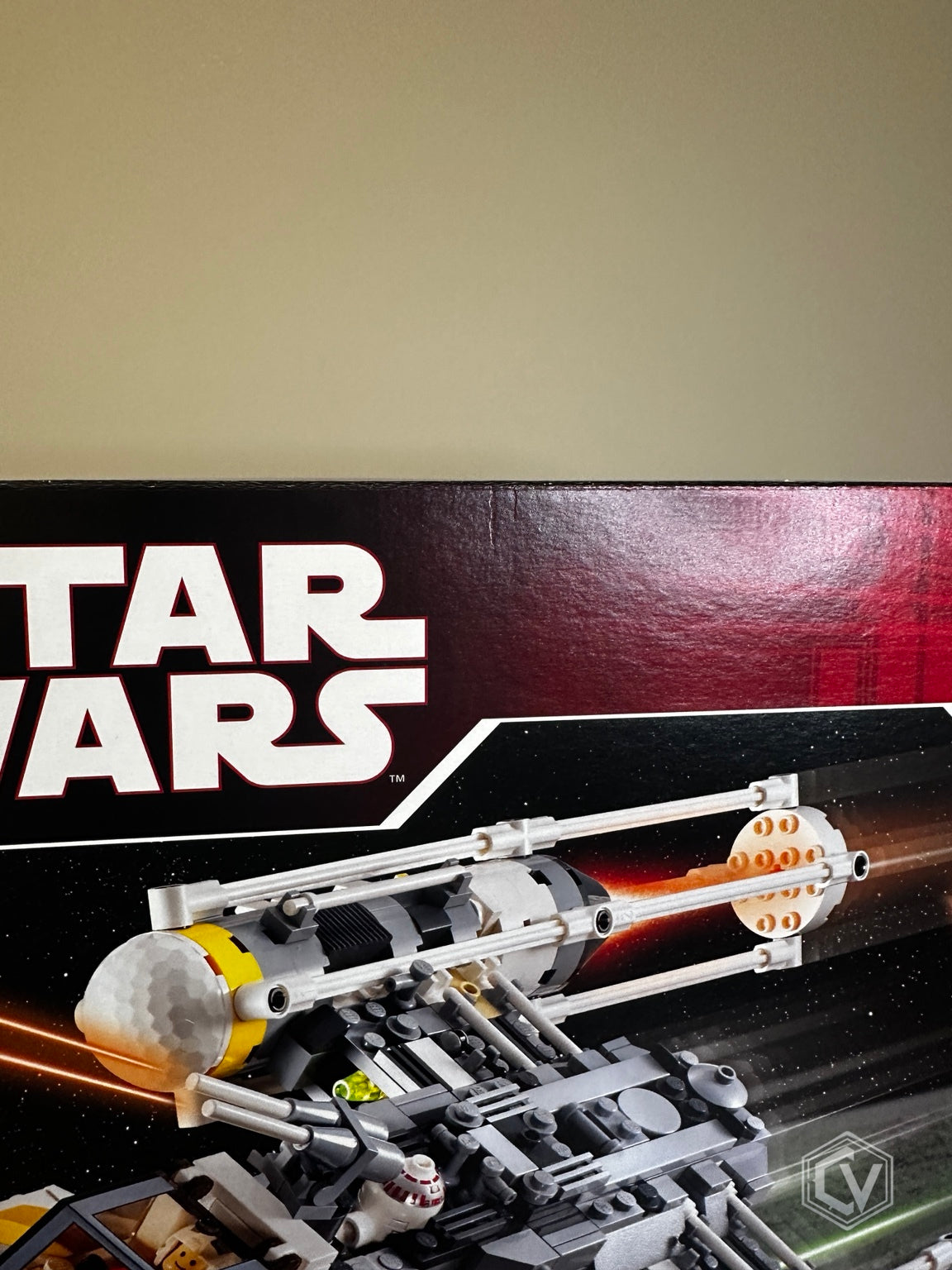 Y-Wing Fighter 7658 box condition close-up